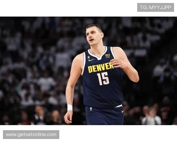 莫布里挡拆制造错位，内线效率胜过约基奇